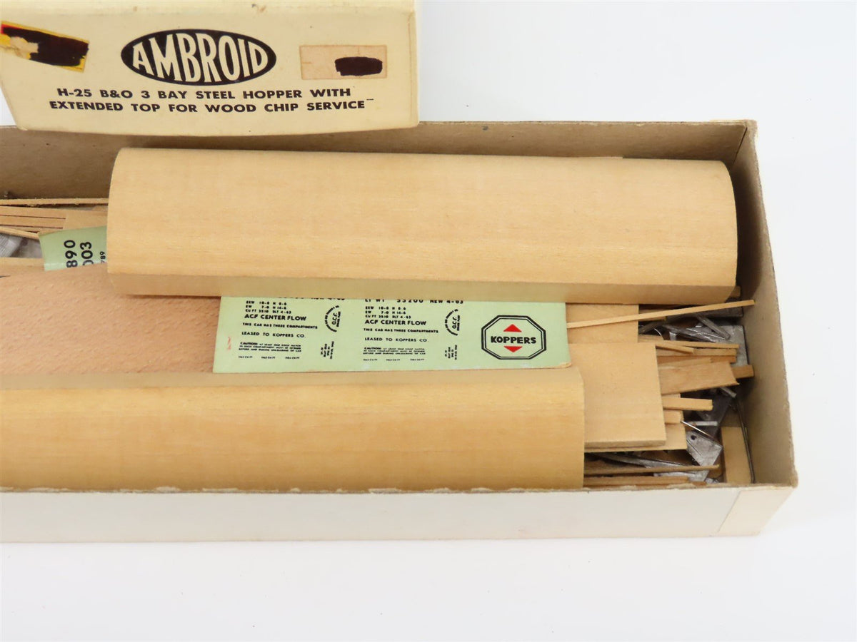 HO Scale Amrboid Craftsman Kit #H-25 Undecorated B&amp;O 3-Bay Wood-Chip Hopper