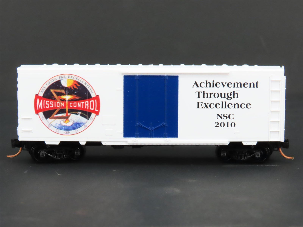 N Scale Micro-Trains MTL NSC 10-01 Mission Control 40&#39; Plug Door Box Car #2010