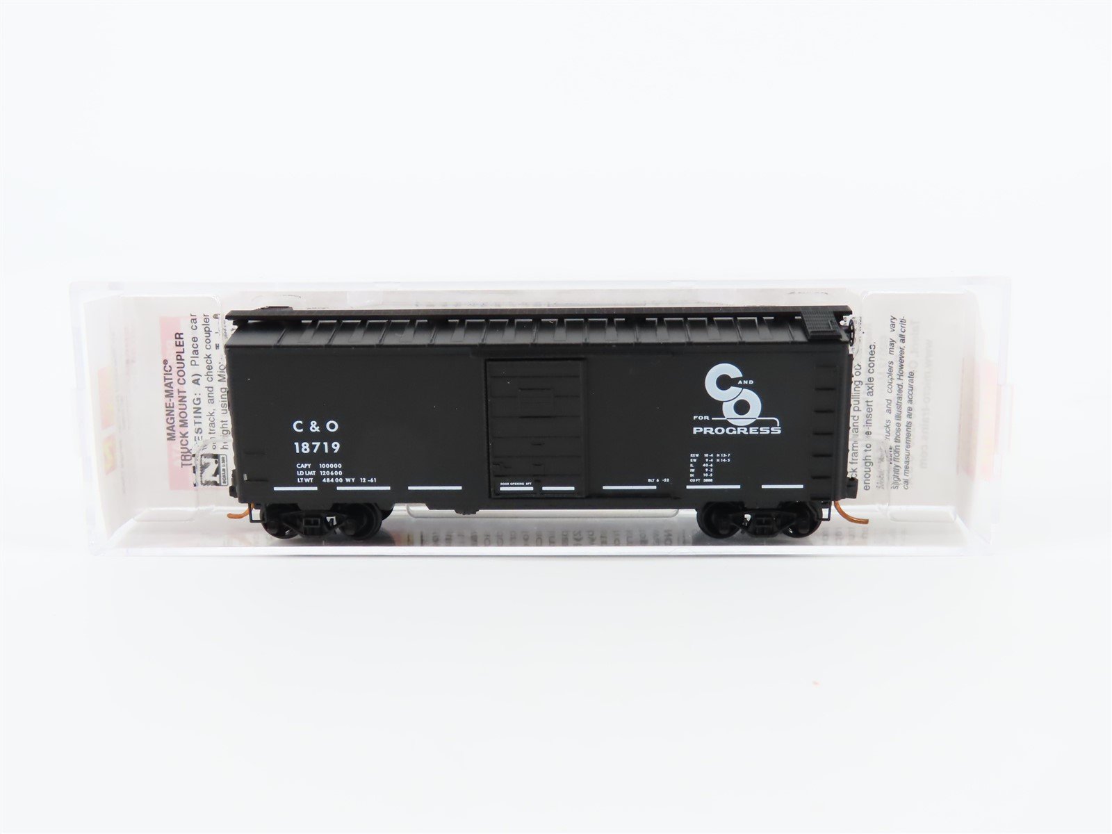 N Micro-Trains MTL #02000876 C&O "For Progress" 40' Box Car #18719 w/ Load