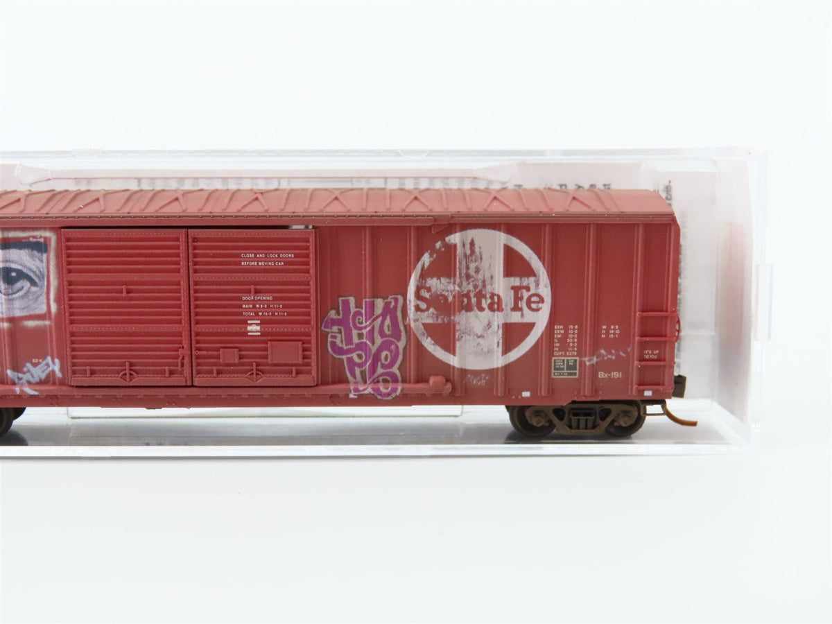 N Scale Micro-Trains MTL 03044250 ATSF Santa Fe 50&#39; Box Car #18203 w/ Graffiti