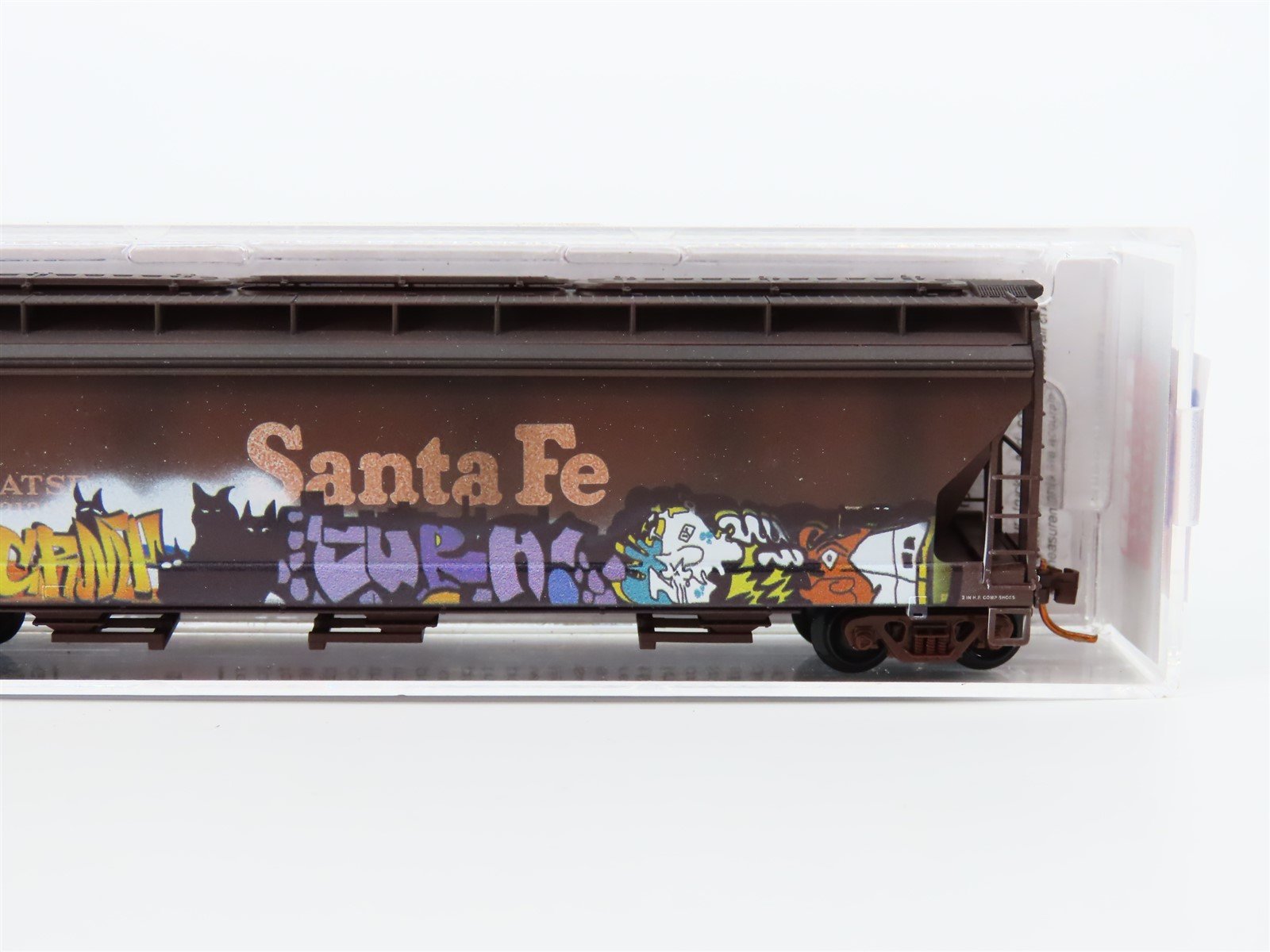 N Scale Micro-Trains MTL 09444102 ATSF Santa Fe 3-Bay Hopper #313867 w/ Graffiti