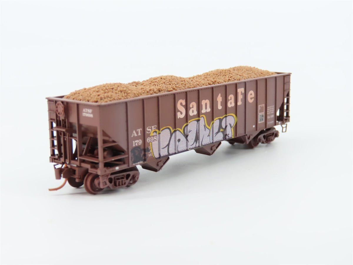 N Scale Micro-Trains MTL 10854120 ATSF Santa Fe 3-Bay Hopper #179698 w/ Graffiti