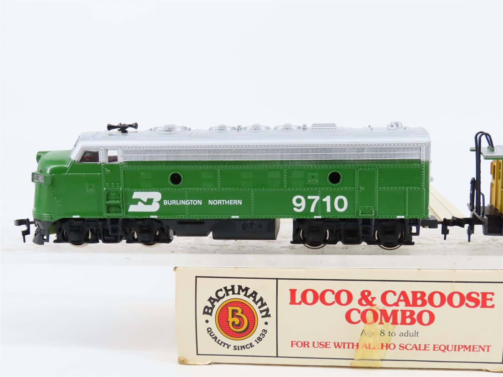 HO-SCALE BURLINGTON NORTHERN DIESEL TRAIN ENGINE hot #9987