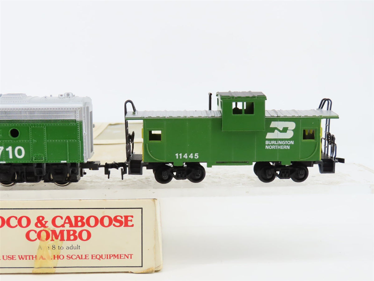 HO Scale Bachmann BN Burlington Northern F7A Diesel Locomotive #9710 w/ Caboose