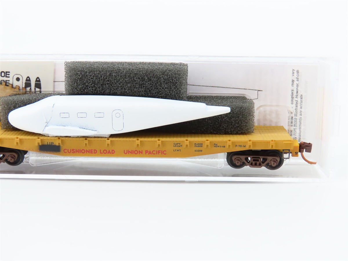 N Micro-Trains MTL 04544070 UP Union Pacific 50&#39; Flat Car w/ Airplane Weathered