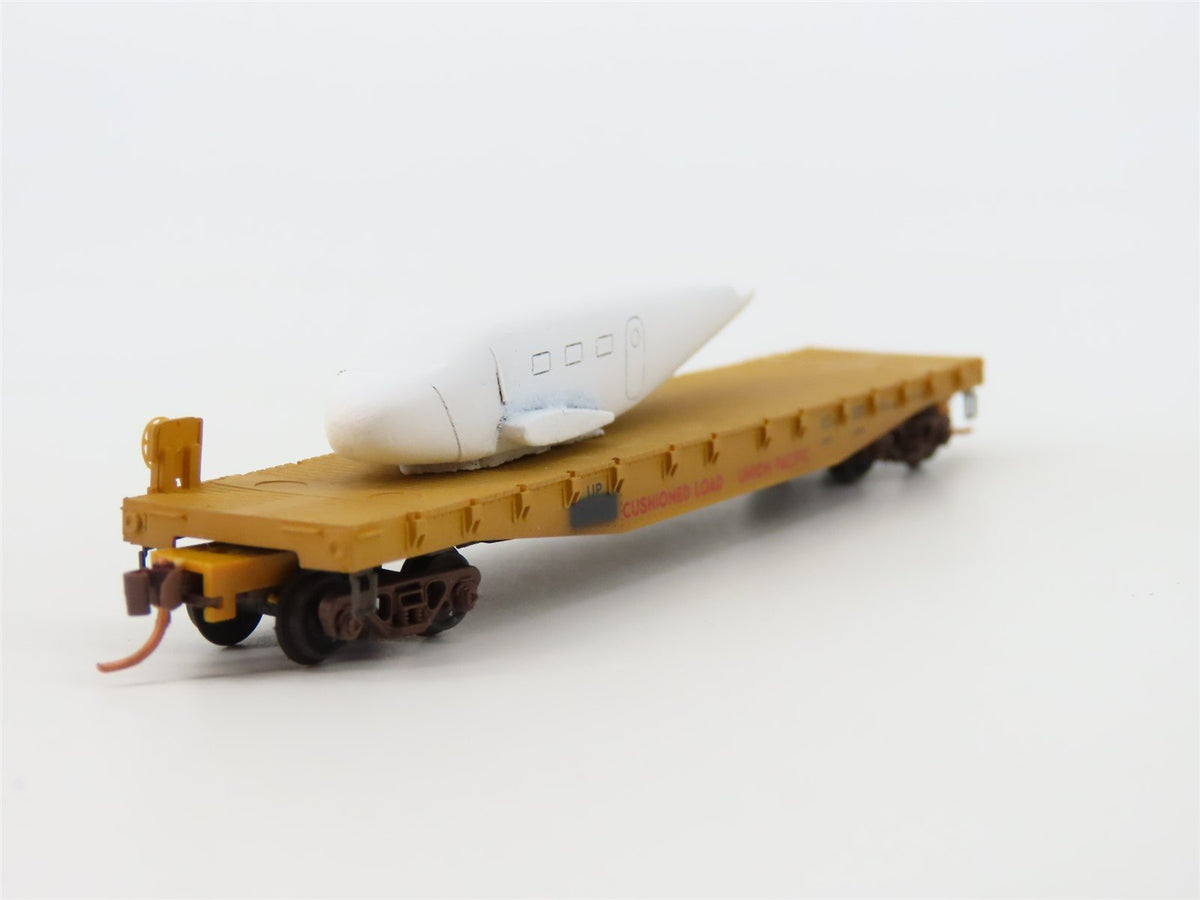 N Micro-Trains MTL 04544070 UP Union Pacific 50&#39; Flat Car w/ Airplane Weathered