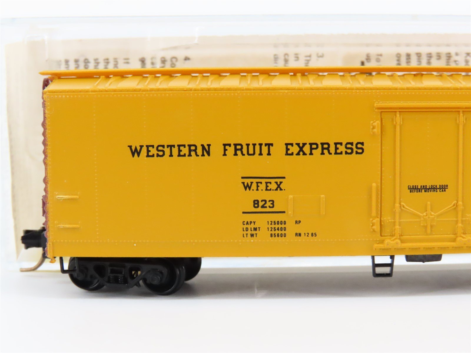 N Kadee Micro-Trains MTL 69010 WFEX Western Fruit Express Mechanical Reefer #823