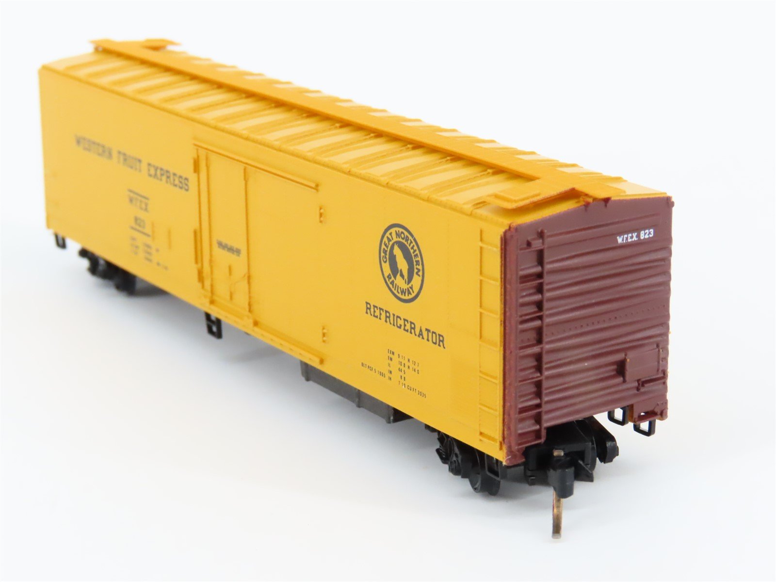 N Kadee Micro-Trains MTL 69010 WFEX Western Fruit Express Mechanical Reefer #823