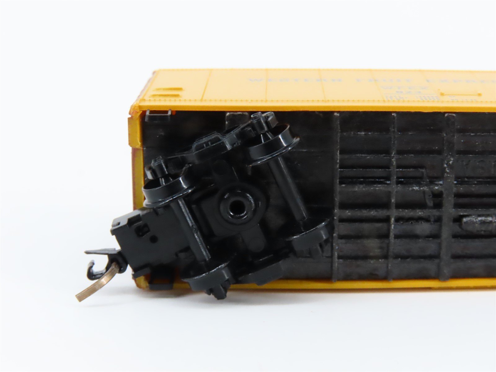 N Kadee Micro-Trains MTL 69010 WFEX Western Fruit Express Mechanical Reefer #823