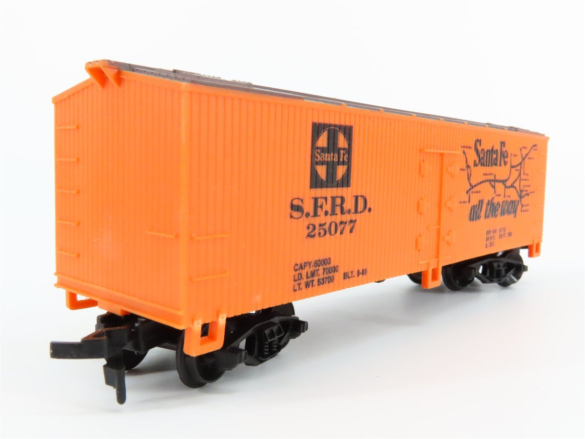 HO Scale Life-Like 8502 SFRD Santa Fe &quot;Grand Canyon Line&quot; Reefer #25077