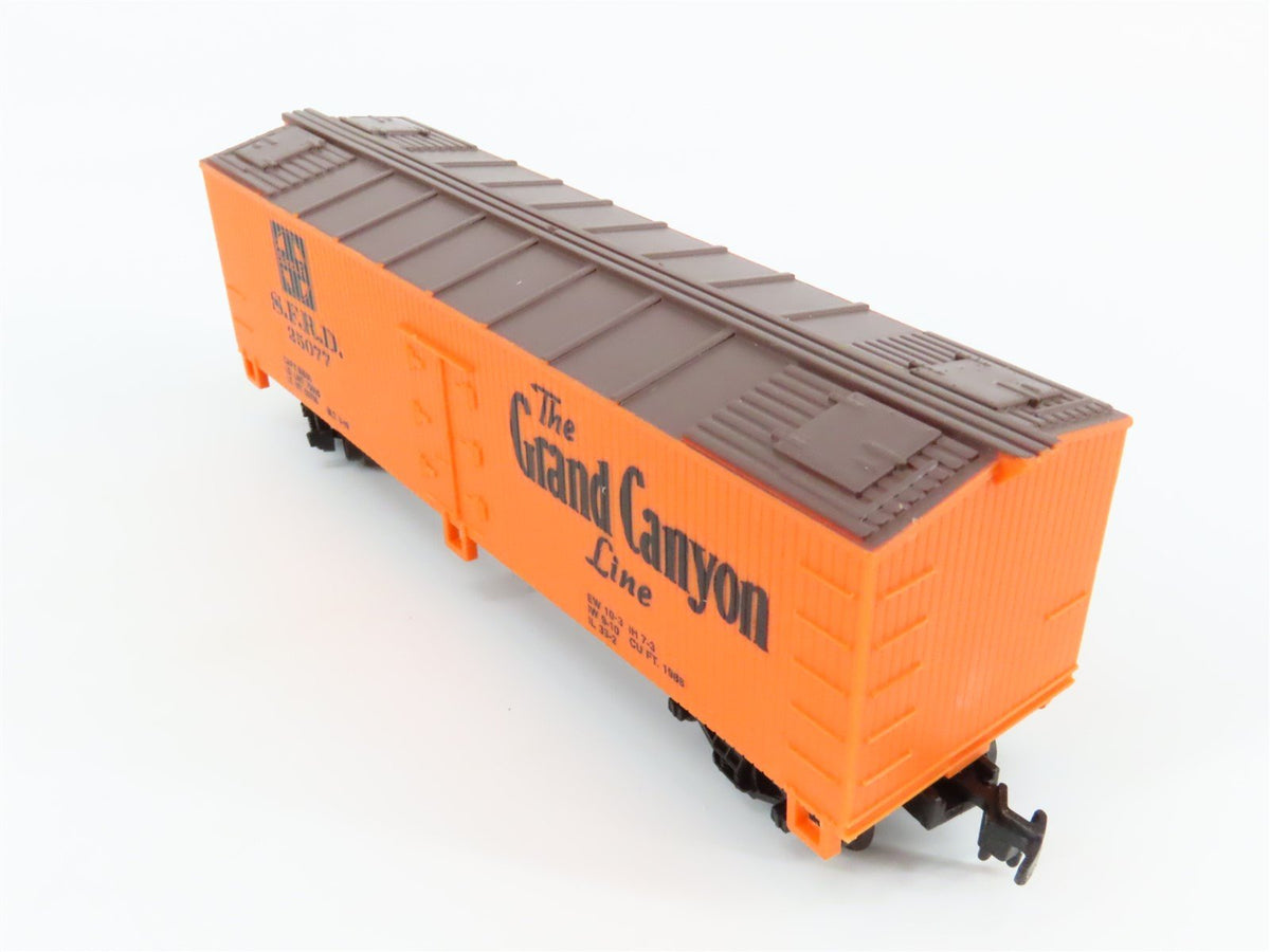 HO Scale Life-Like 8502 SFRD Santa Fe &quot;Grand Canyon Line&quot; Reefer #25077