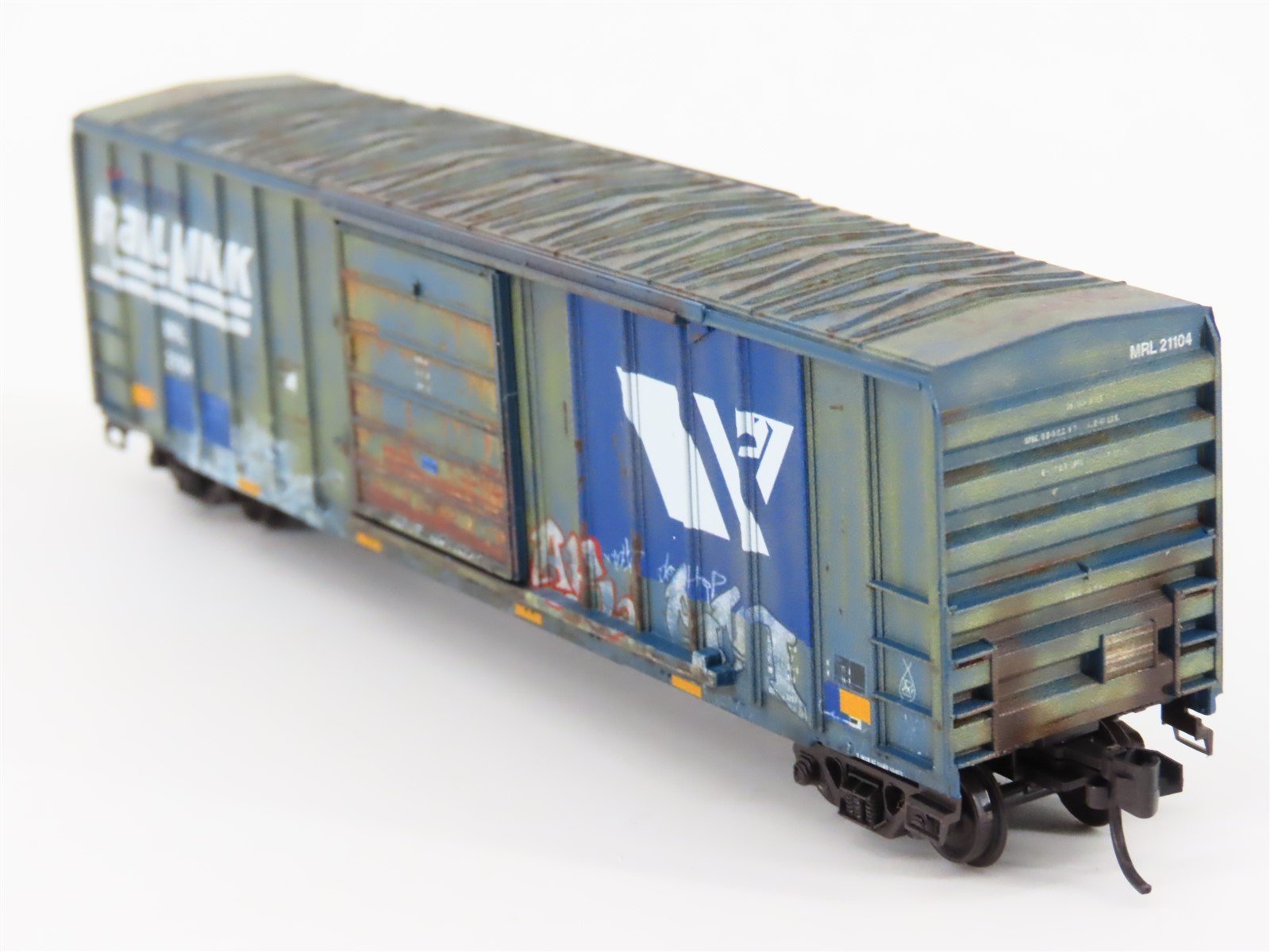 N Micro-Trains MTL 02552620 MRL Montana Rail Link 50' Box Car #21104 w/ Graffiti
