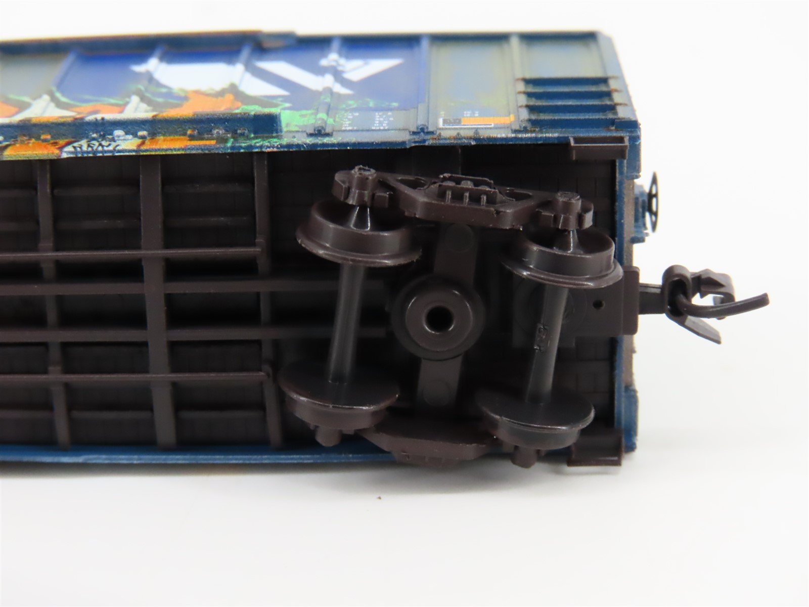 N Micro-Trains MTL 02552620 MRL Montana Rail Link 50' Box Car #21104 w/ Graffiti