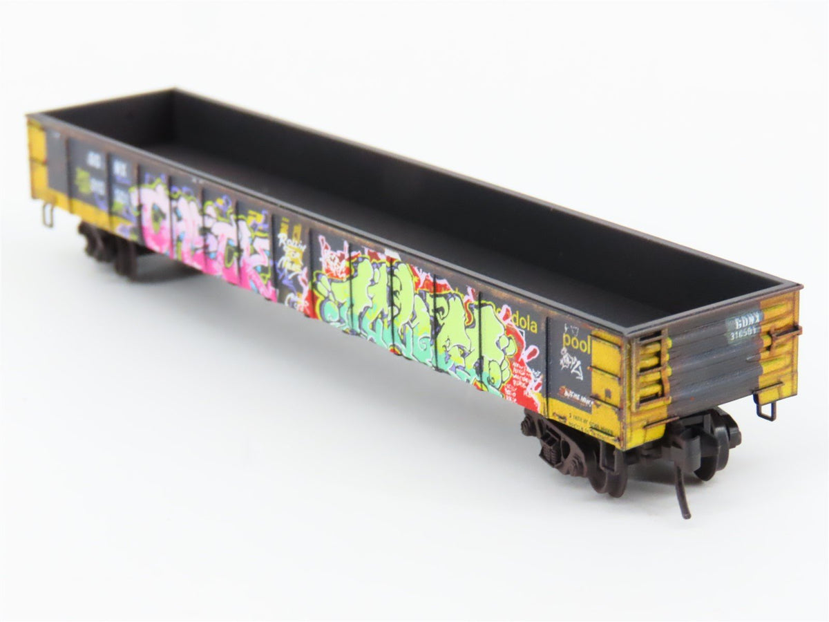 N Scale Micro-Trains MTL 10551790 GONX Railgon 50&#39; Gondola #310510 w/ Graffiti