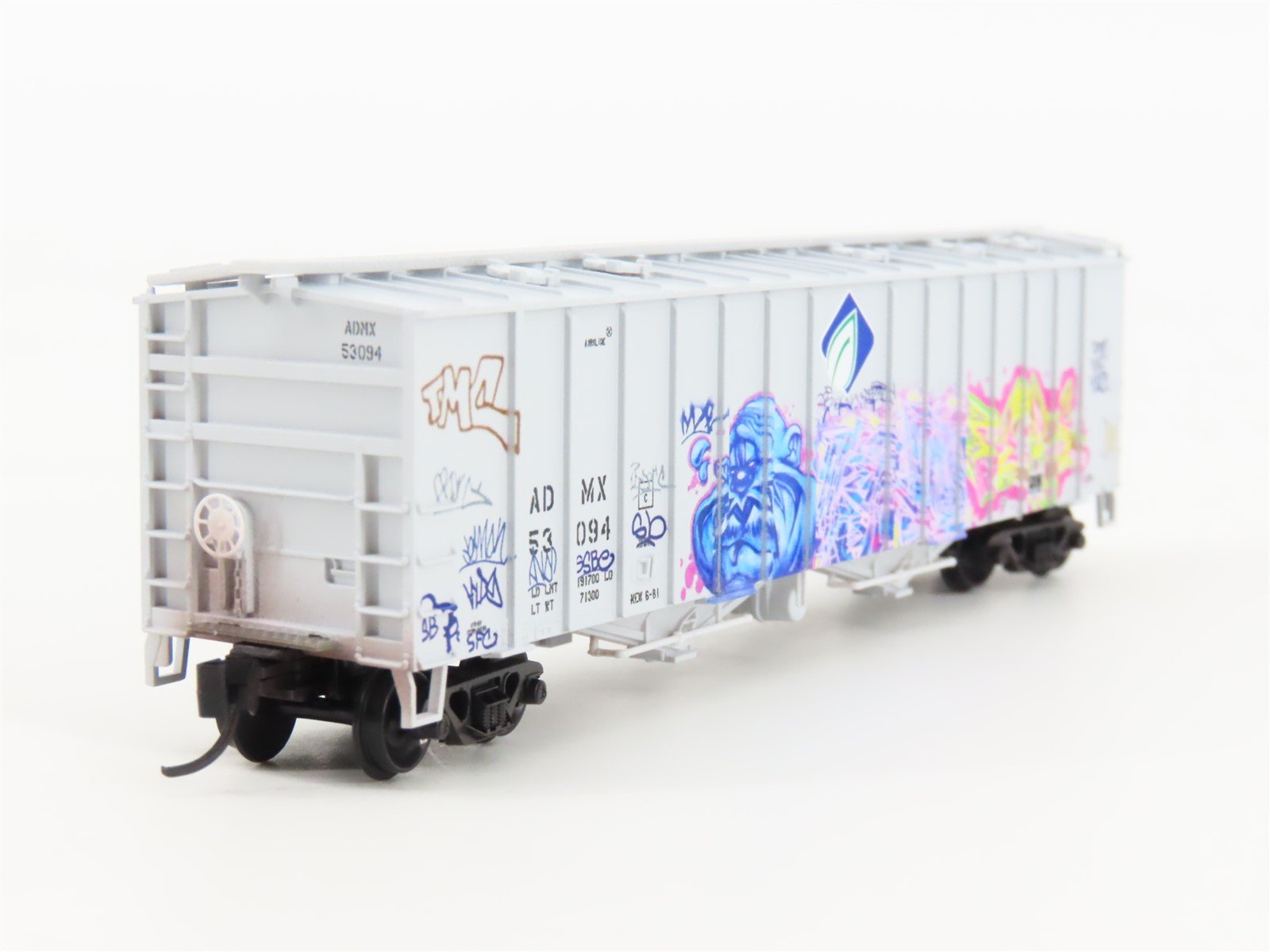 N Micro-Trains MTL 09852100 ADMX Archer Daniels Midland 2-Bay Hopper w/ Graffiti