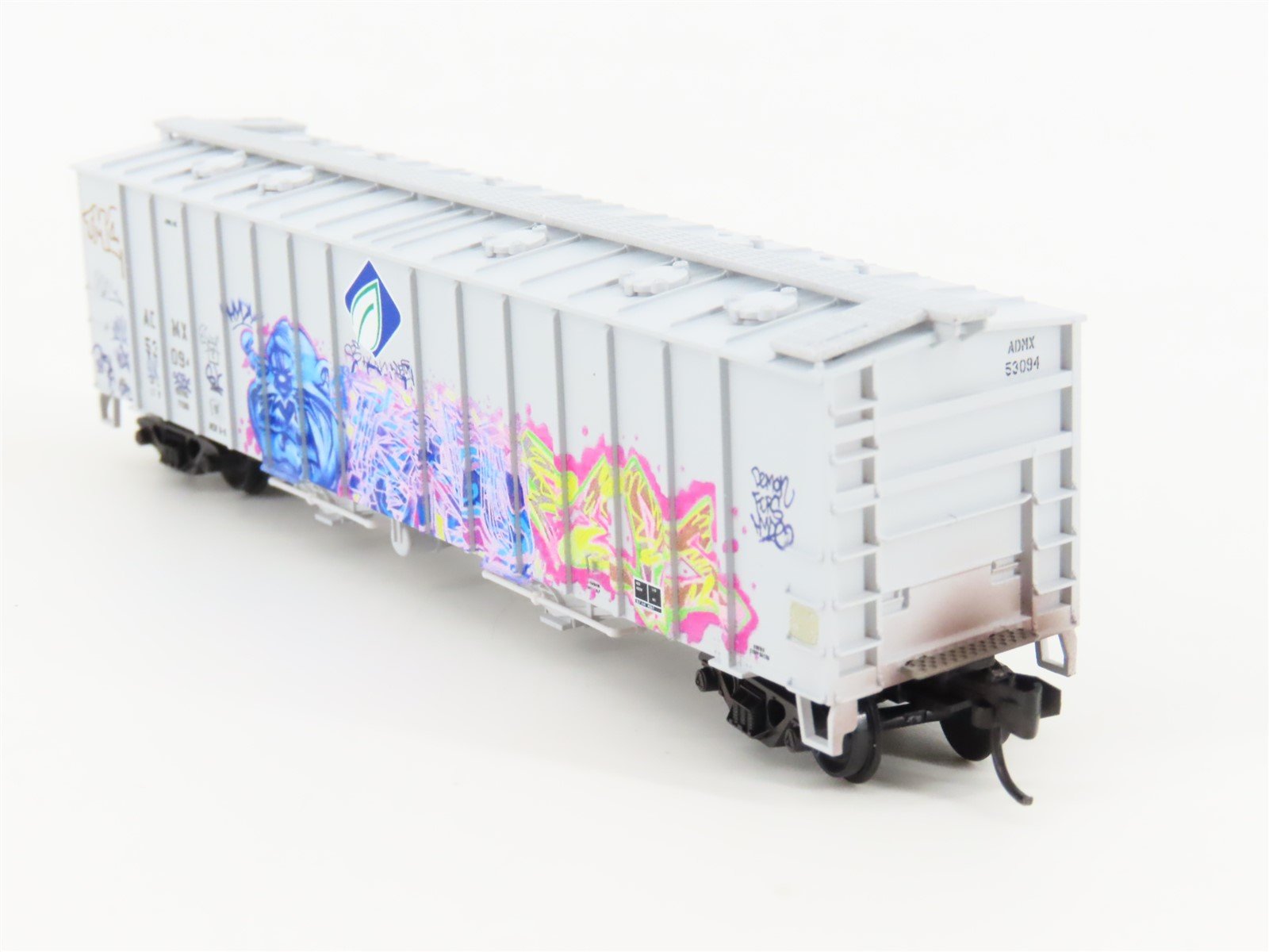 N Micro-Trains MTL 09852100 ADMX Archer Daniels Midland 2-Bay Hopper w/ Graffiti