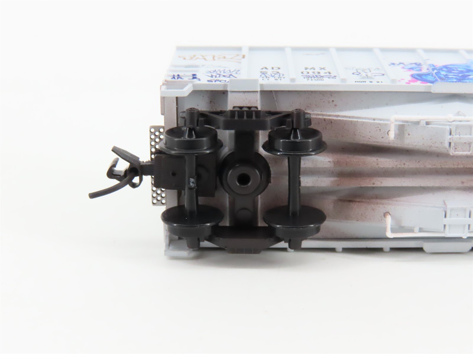 N Micro-Trains MTL 09852100 ADMX Archer Daniels Midland 2-Bay Hopper w/ Graffiti