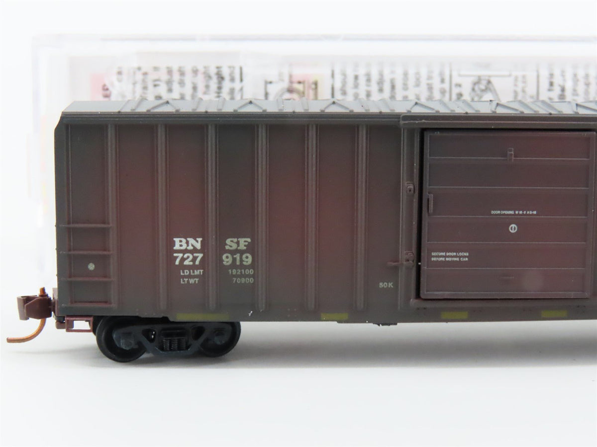 N Scale Micro-Trains MTL 02554740 BNSF Railway 50&#39; Box Car #727919 Weathered