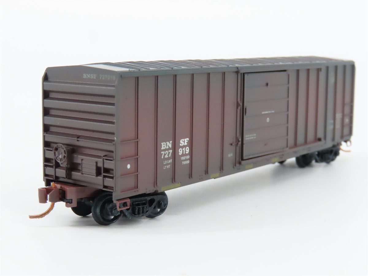 N Scale Micro-Trains MTL 02554740 BNSF Railway 50&#39; Box Car #727919 Weathered