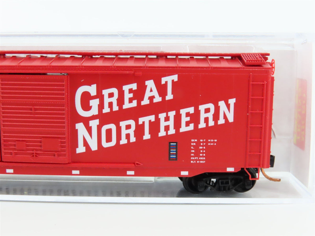 N Scale Micro-Trains MTL 03400420 GN Great Northern 50&#39; Plug Door Box Car #35729