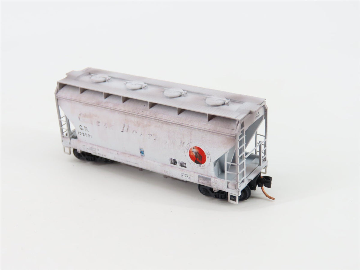 N Micro-Trains MTL 09252170 GN Great Northern 2 Bay Hopper #173981 Weathered