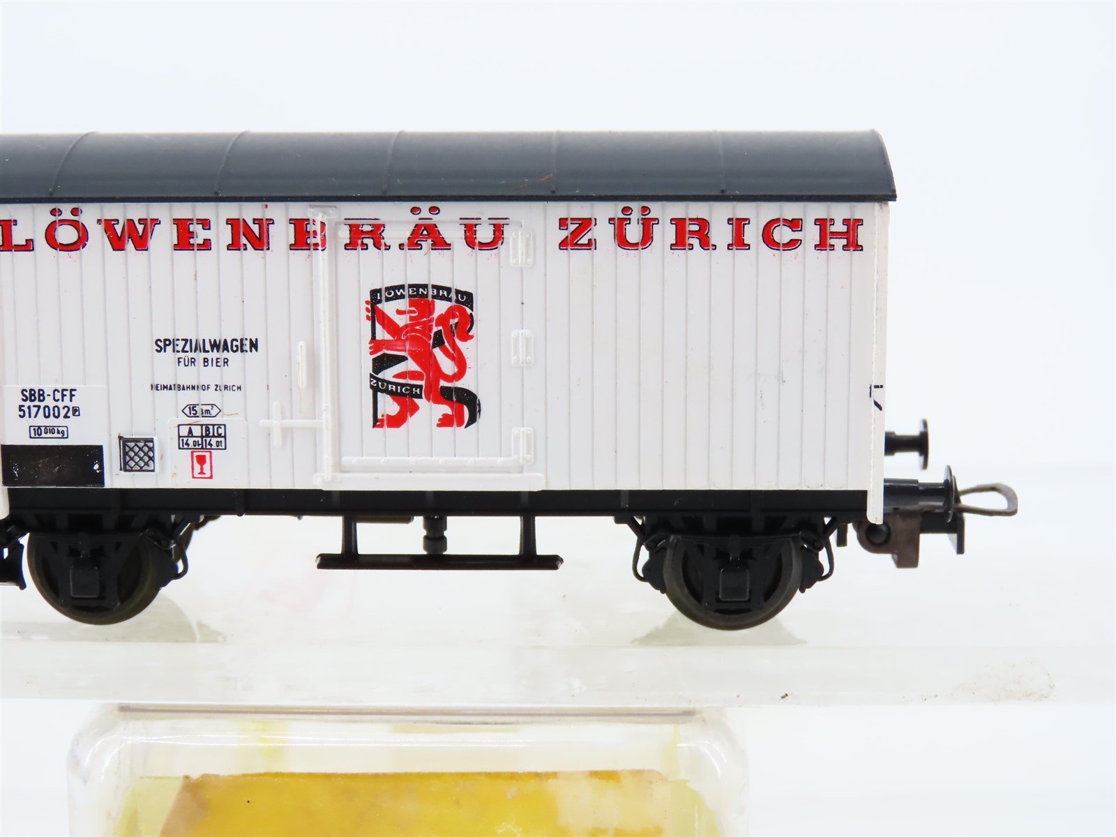 HO Scale Liliput 24952 SBB-CFF Swiss Löwenbräu Zürich Beer Car #517002P