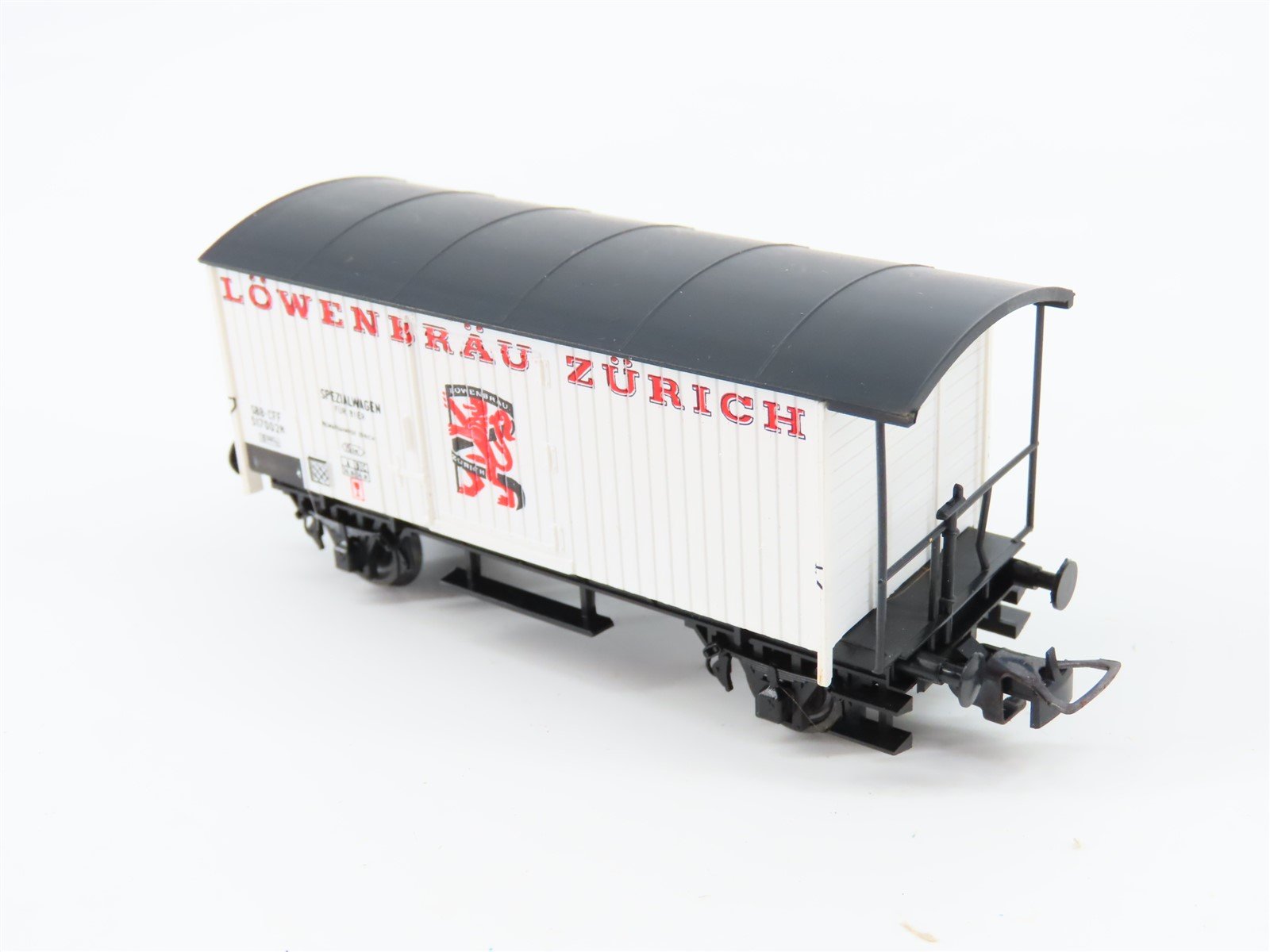 HO Scale Liliput 24952 SBB-CFF Swiss Löwenbräu Zürich Beer Car #517002P
