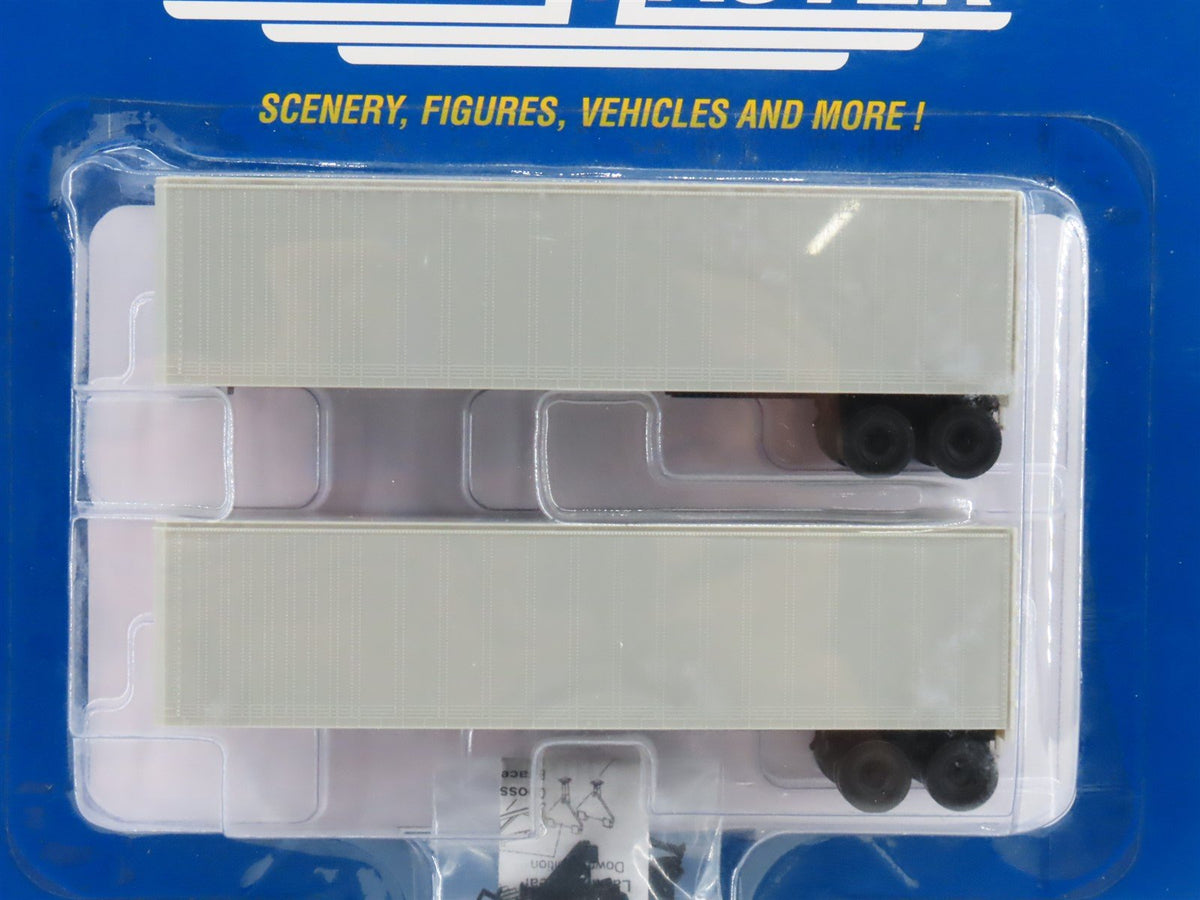 HO Walthers SceneMaster 949-2500 Undecorated 40&#39; Trailmobile Trailers 2-Pack