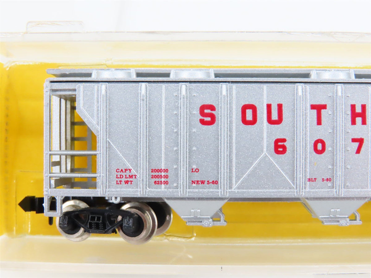 N Scale Atlas 3722 SOU Southern 3-Bay Covered Hopper #6079