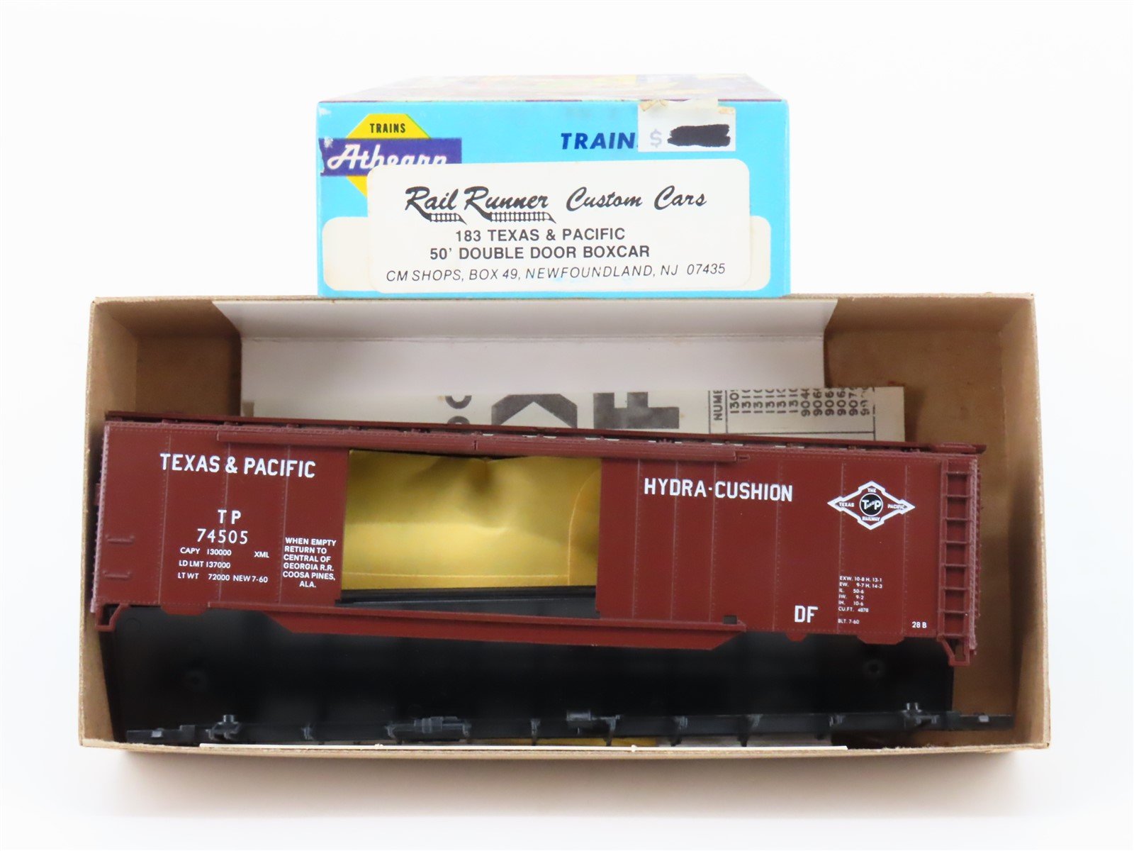 HO Scale Athearn / Rail Runner Kit 183 TP Texas & Pacific 50' Box Car #74505