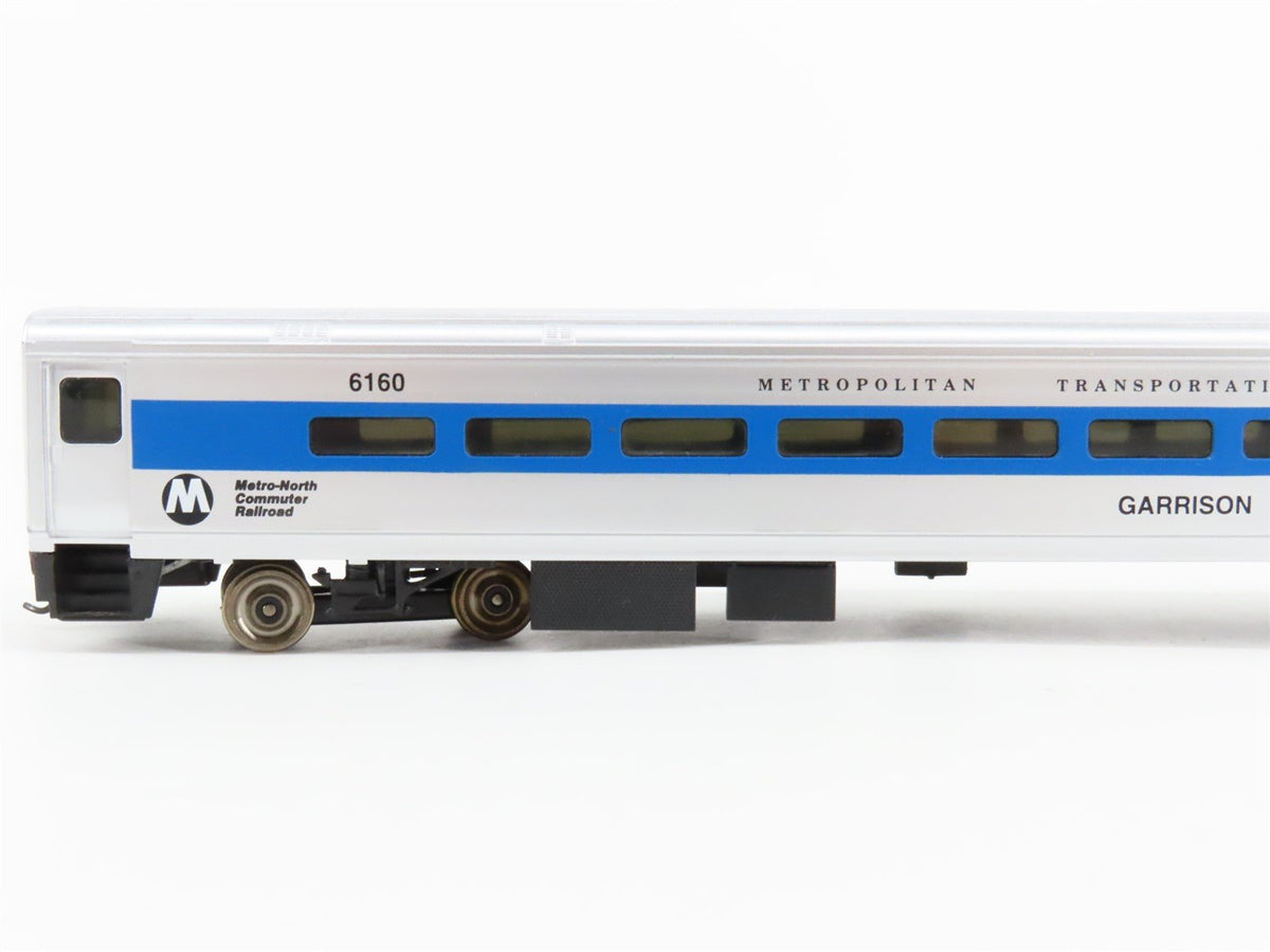 HO Scale Walthers 932-6084 Metro-North 85&#39; Commuter Cab Passenger Car #6160