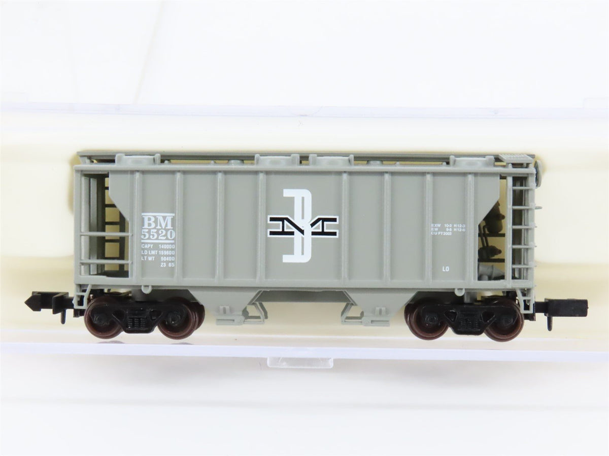 N Scale Atlas 31511 BM Boston &amp; Maine 2-Bay Covered Hopper #5520