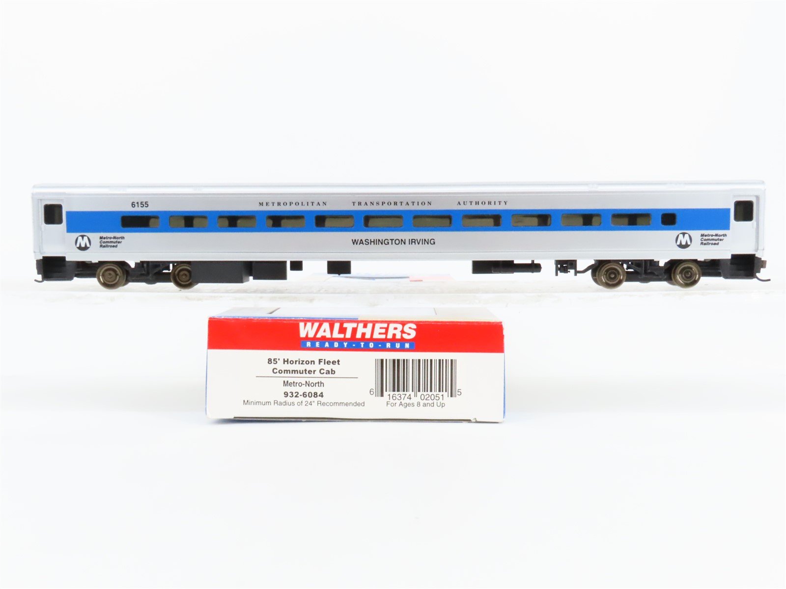 HO Scale Walthers 932-6084 Metro-North 85' Commuter Cab Passenger Car #6155