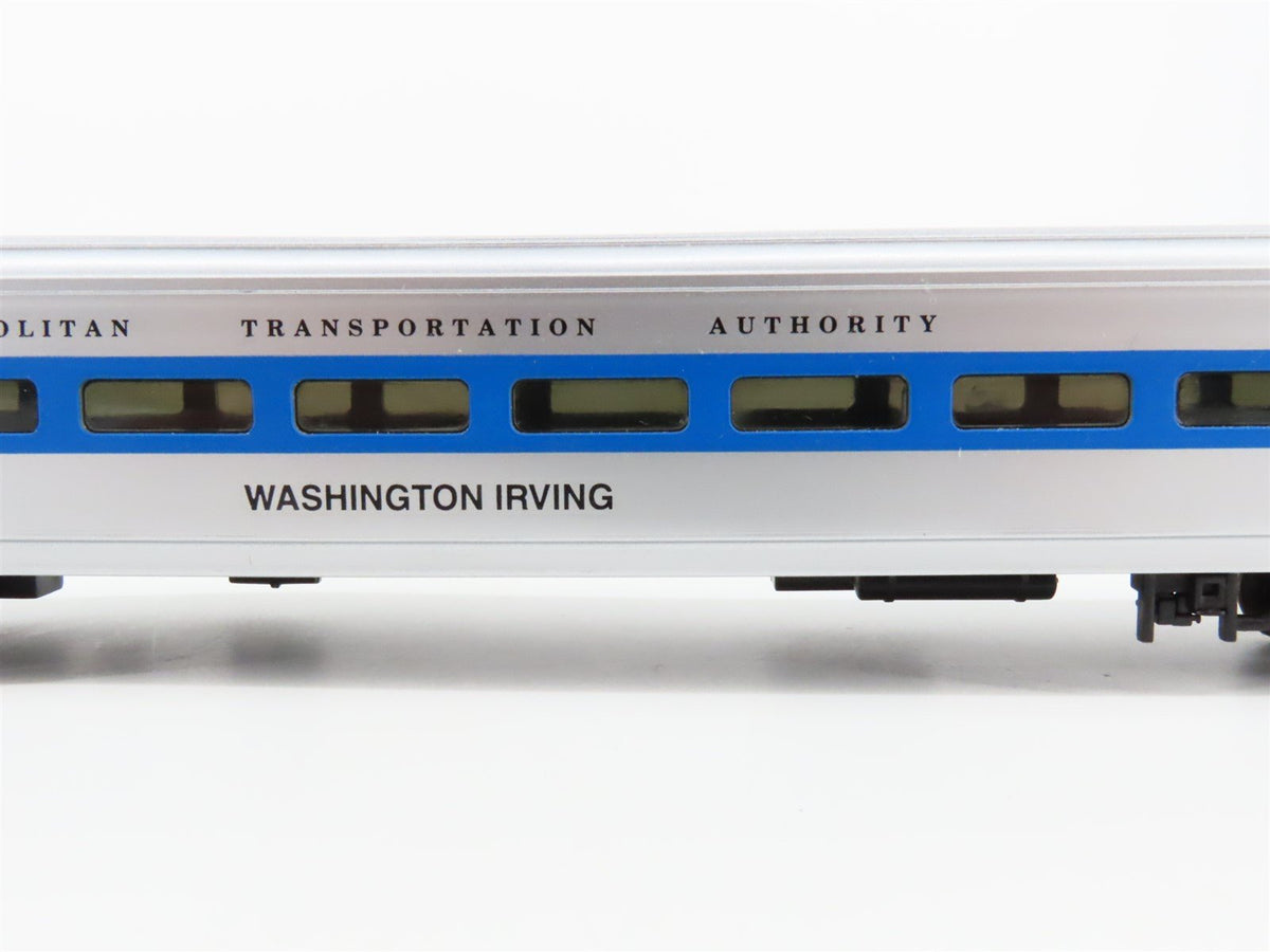 HO Scale Walthers 932-6084 Metro-North 85&#39; Commuter Cab Passenger Car #6155