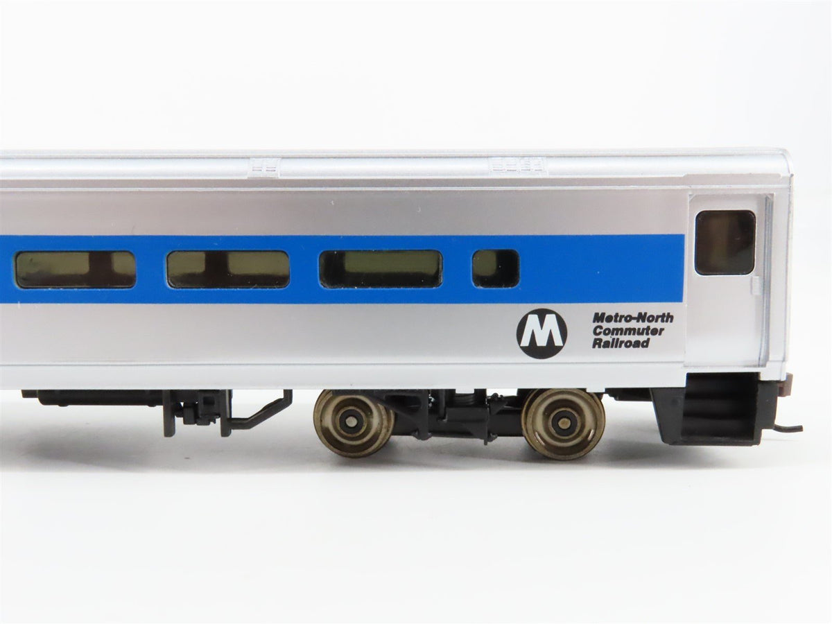 HO Scale Walthers 932-6084 Metro-North 85&#39; Commuter Cab Passenger Car #6155