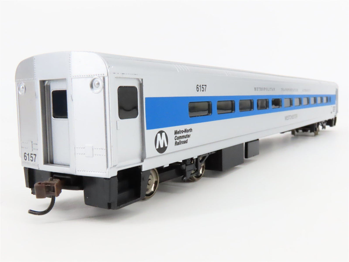 HO Scale Walthers 932-6074 Metro-North 85&#39; Commuter Coach Passenger Car #6157