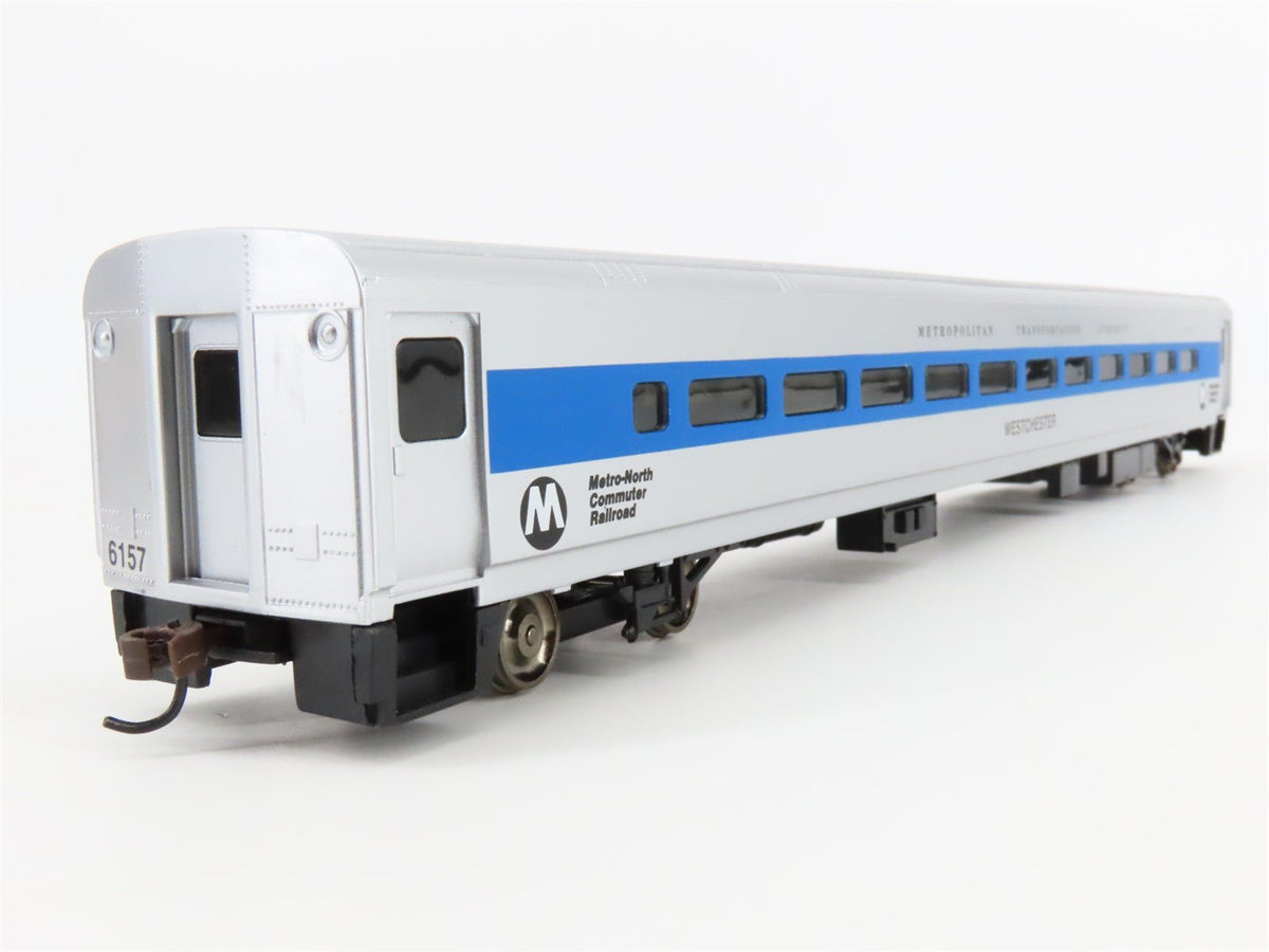 HO Scale Walthers 932-6074 Metro-North 85&#39; Commuter Coach Passenger Car #6157