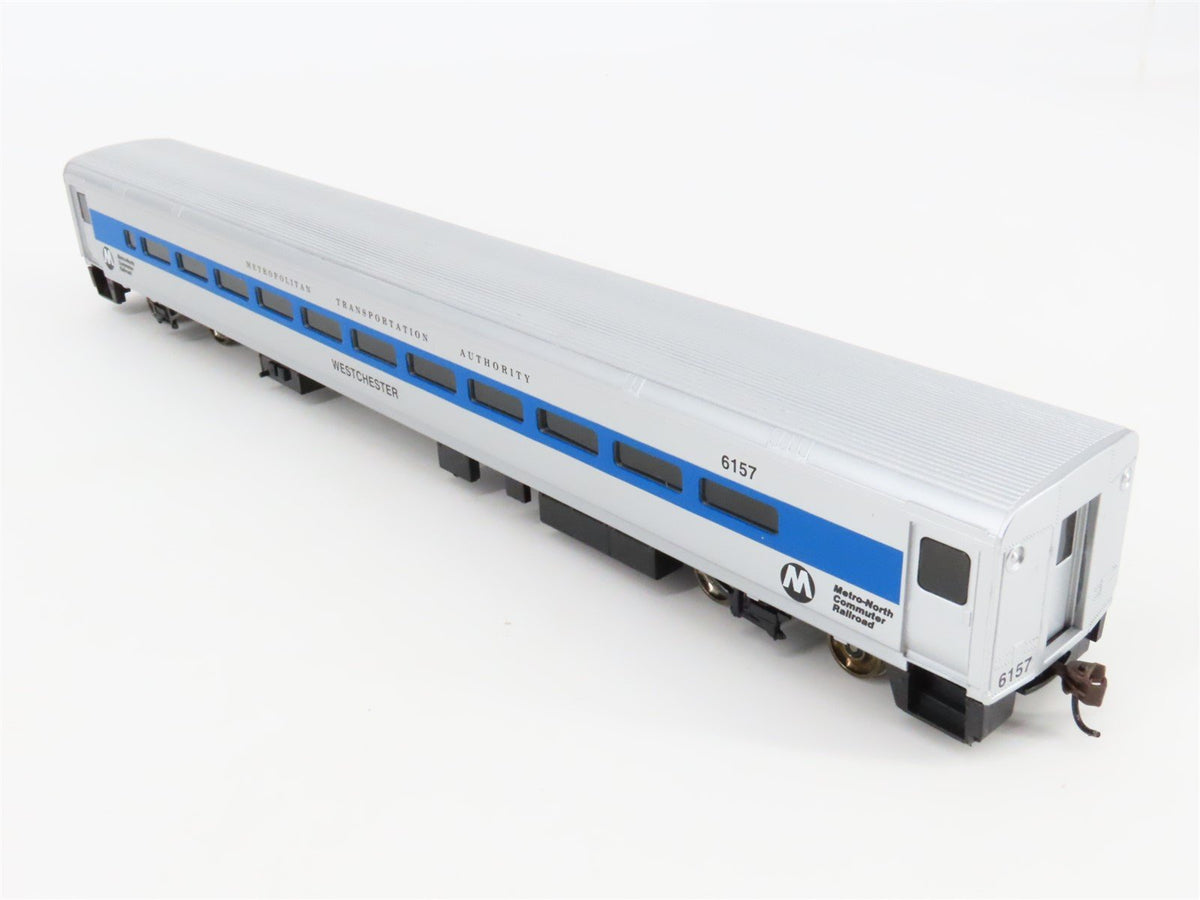 HO Scale Walthers 932-6074 Metro-North 85&#39; Commuter Coach Passenger Car #6157