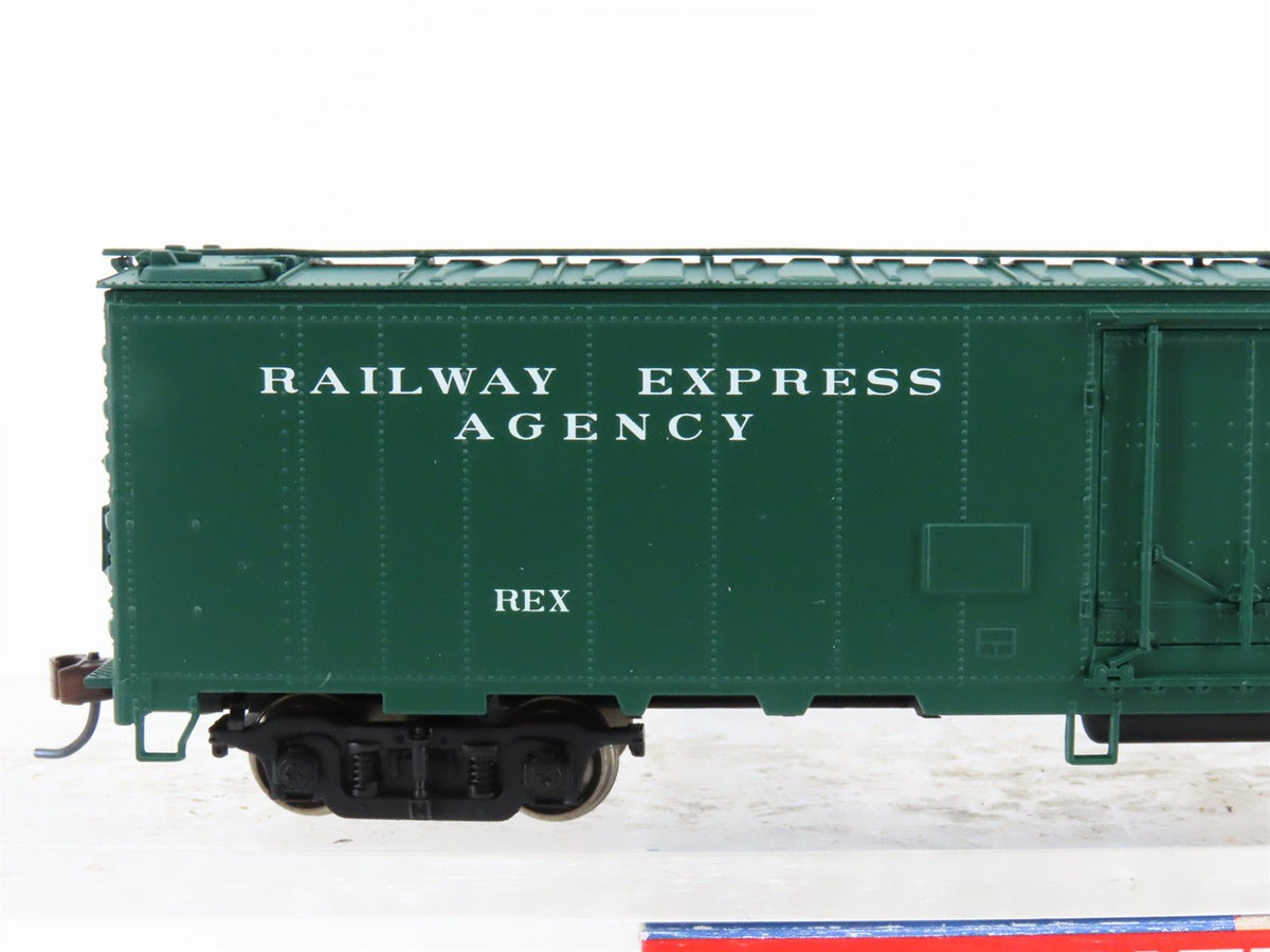 HO Scale Walthers 932-6241 REA Railway Express Agency 50&#39; Express Reefer