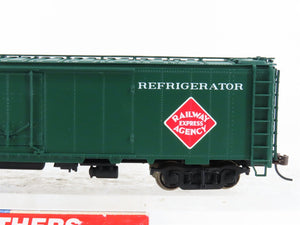 HO Scale Walthers 932-6241 REA Railway Express Agency 50' Express Reefer