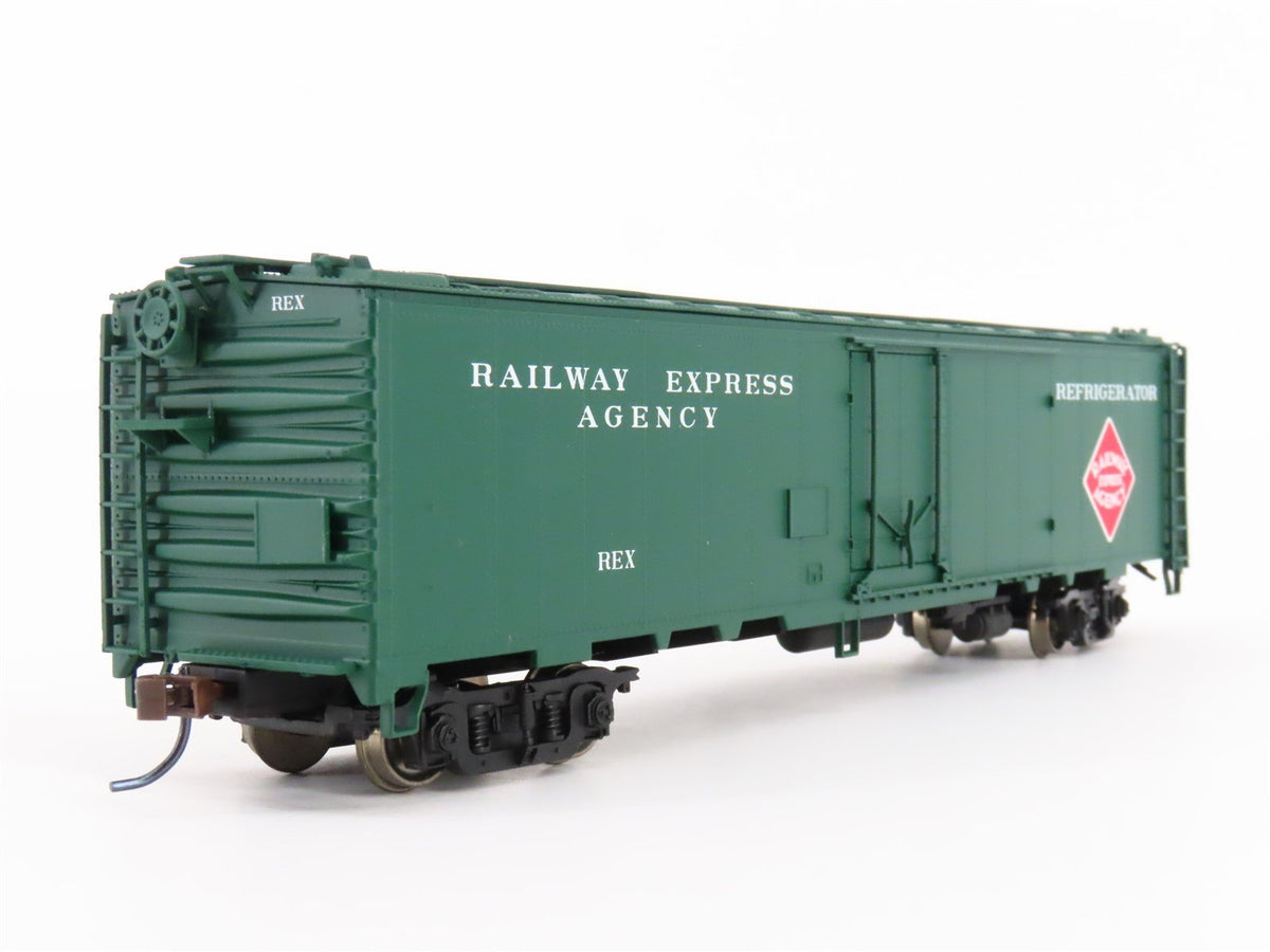 HO Scale Walthers 932-6241 REA Railway Express Agency 50&#39; Express Reefer