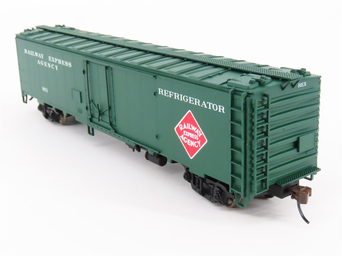 HO Scale Walthers 932-6241 REA Railway Express Agency 50&#39; Express Reefer