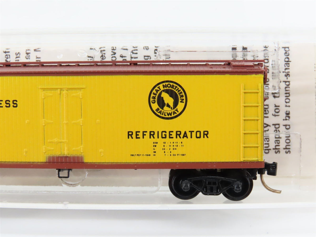 N Scale Micro-Trains MTL 47330 GN Great Northern 40&#39; Wood Reefer Car #72102