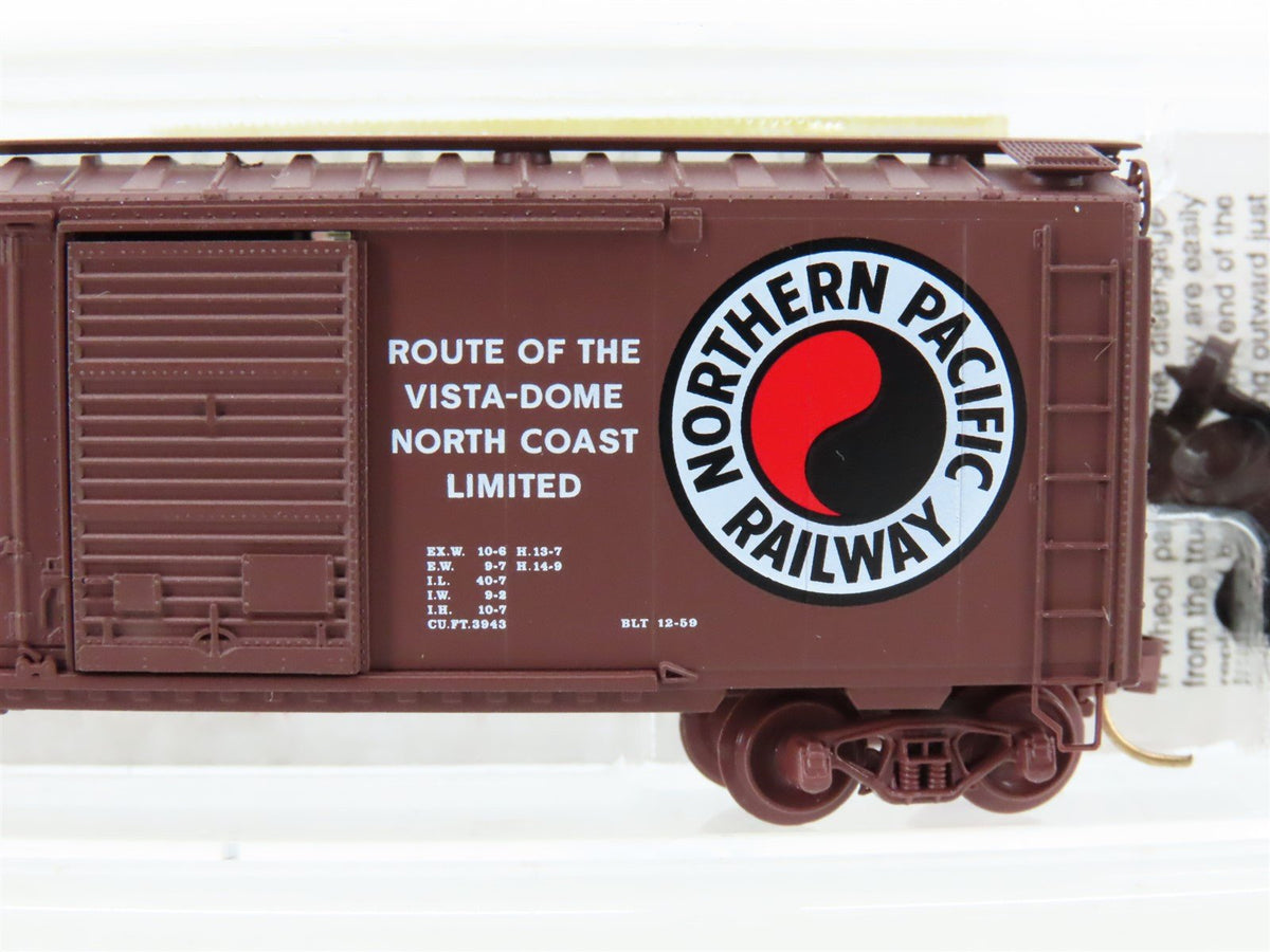 N Scale Micro-Trains MTL 22040 NP Northern Pacific 40&#39; Boxcar #8723