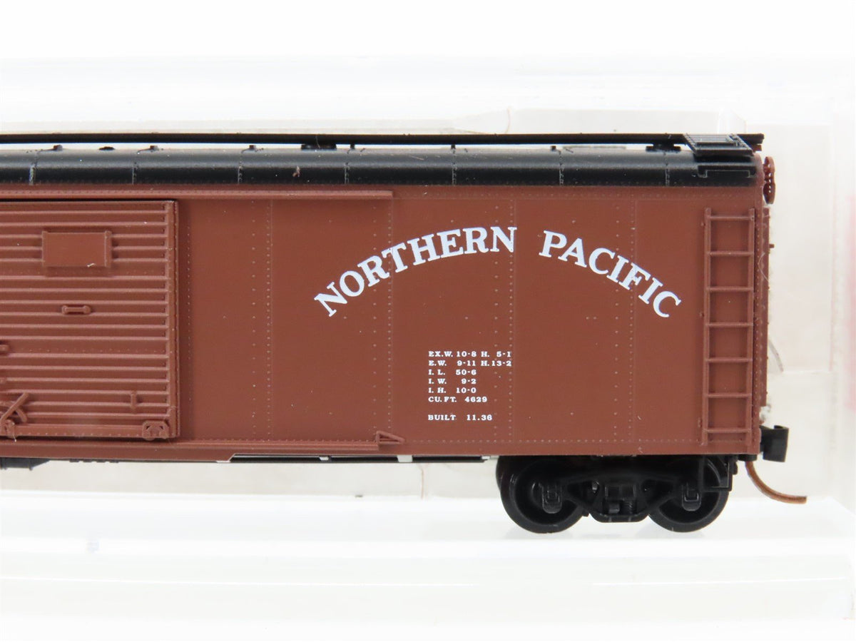 N Scale Micro-Trains MTL 79020 NP Northern Pacific 50&#39; Wagon Top Boxcar #39610