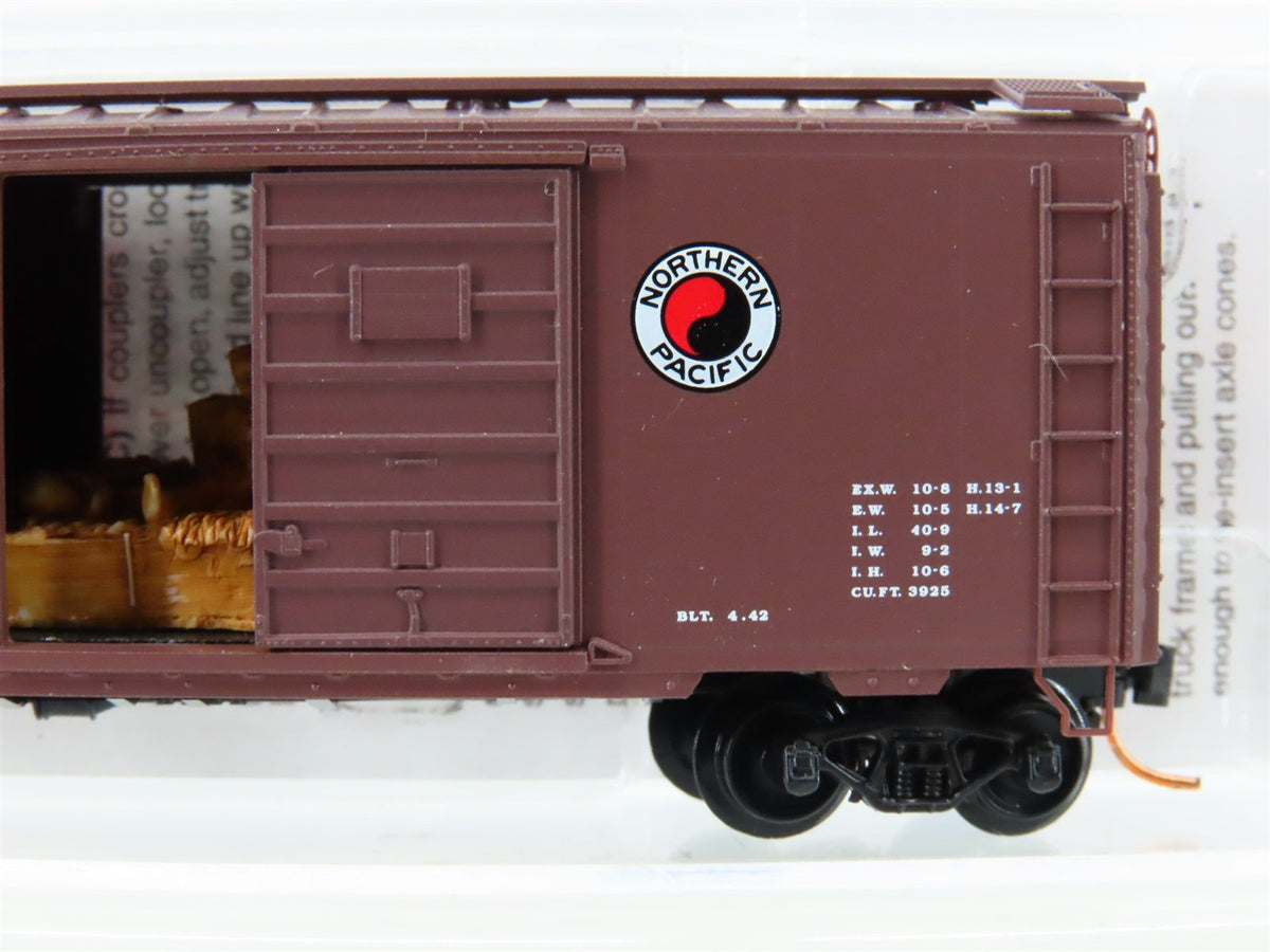 N Scale Micro-Trains MTL 02000980 NP Northern Pacific 40&#39; Boxcar #27552 w/Load