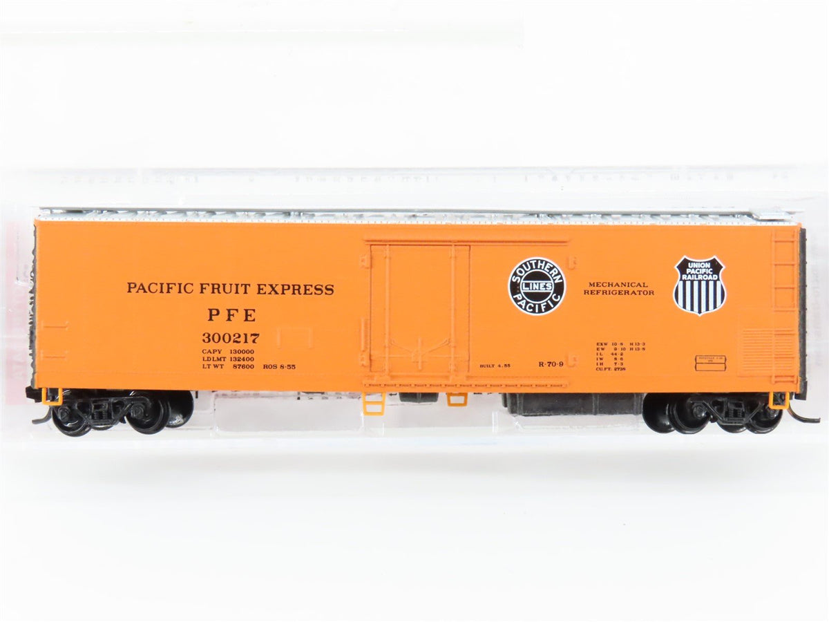 N Micro-Trains MTL 06900190 UP SP PFE Pacific Fruit Express 51&#39; Reefer #300217