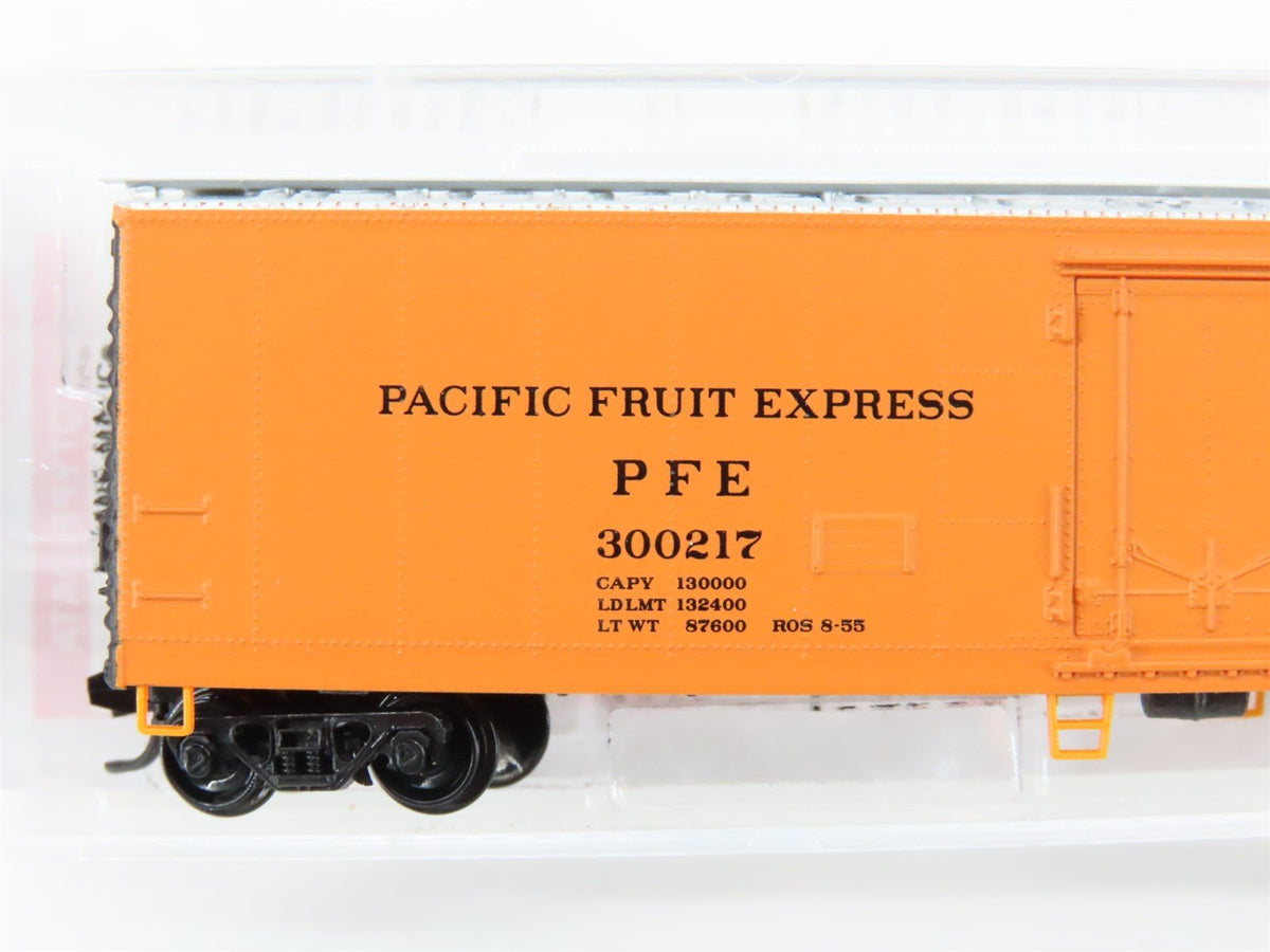 N Micro-Trains MTL 06900190 UP SP PFE Pacific Fruit Express 51&#39; Reefer #300217