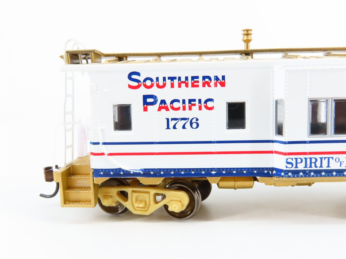 HO Scale Athearn 74665 SP Southern Pacific Bicentennial Bay Window Caboose #1776