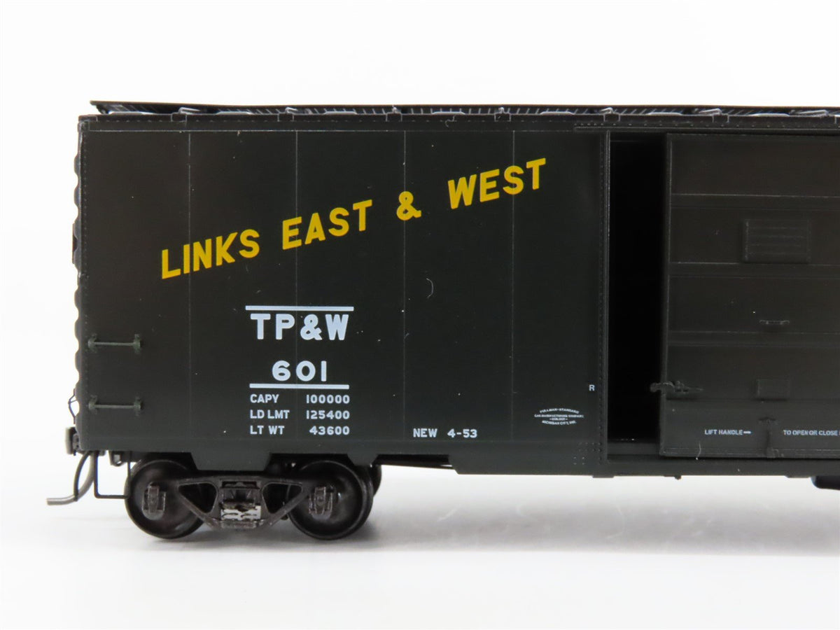 HO Kadee Cars #4813 TP&amp;W Toledo Peoria &amp; Western 40&#39; Single Door Box Car #601